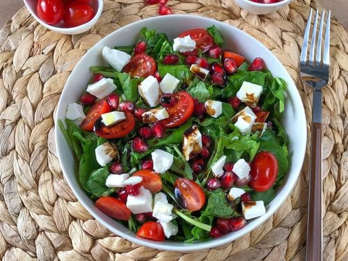 Peynirli Roka Salata