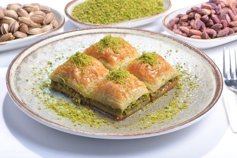 FISTIKLI KARE BAKLAVA DILIM