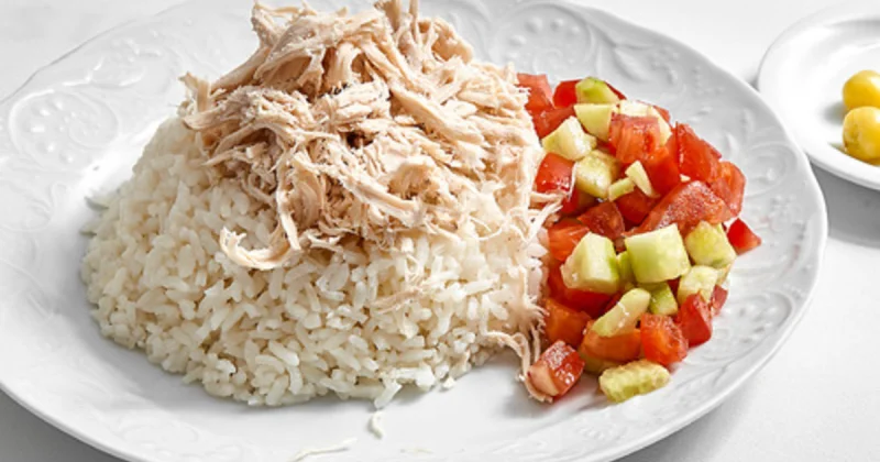 Tavuklu salatalı pilav(1.5 porsiyon)