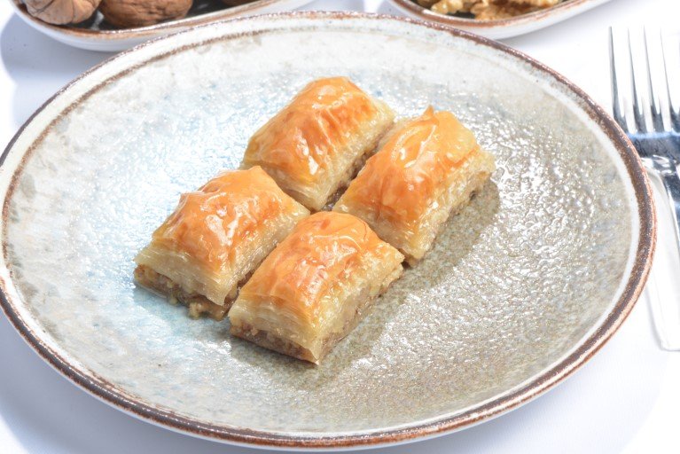 CEVIZLI BAKLAVA DILIM