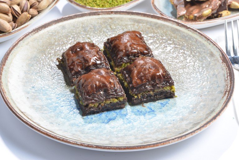 CIKOLATALI FISTIKLI BAKLAVA DI