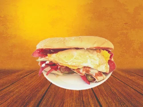 Yumurtalı Karışık Sandviç