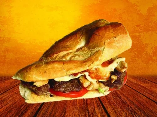 Yarım Somun Ekmek Kaşarlı  Izgara Köfte
