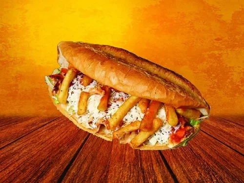 Jumbo Ekmeğe Duble Kaşarlı Patatesli Tavuk Döner