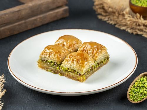 Fıstıklı Baklava (1 kg)