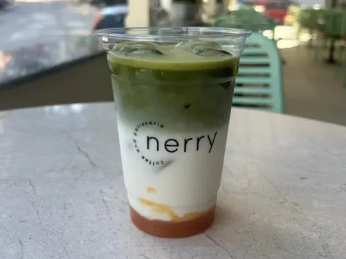 Iced Mango Matcha Latte (Orta Boy)