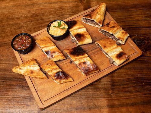 Kavurmalı Kaşarlı Pide