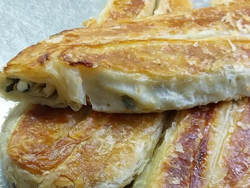Ispanaklı Kol Böreği