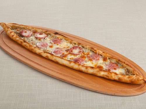 Sucuklu Karışık Pide