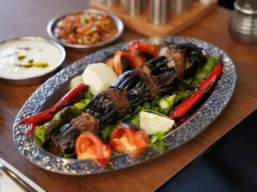Patlıcanlı Kebap (180 g)